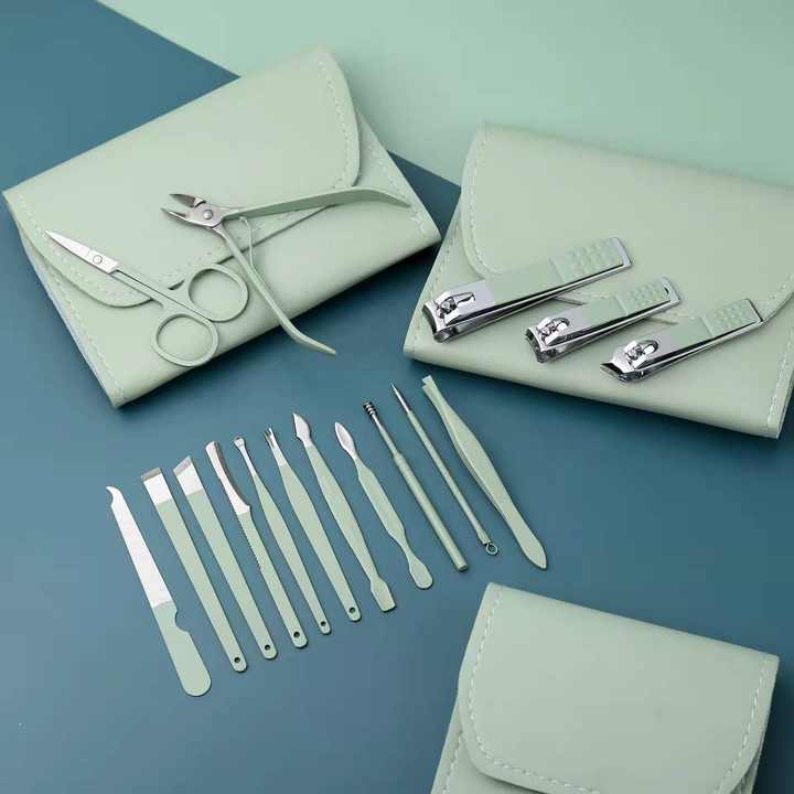16pcs/Set Nail Clippers Manicure Tool With Travel Case Cuticle Nippers And Cutter Kit